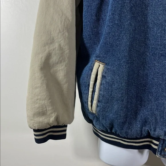 Faded Glory Authentic Blue Jeans Jacket Boys Size XL
Quilted Lining Snap Front - Picture 4 of 10